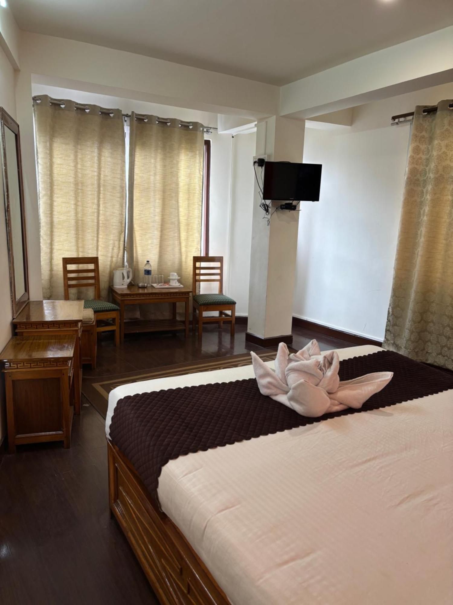 Hotel Kasturi Palace & Restaurant Darjeeling Νταρτζίλινγκ Εξωτερικό φωτογραφία