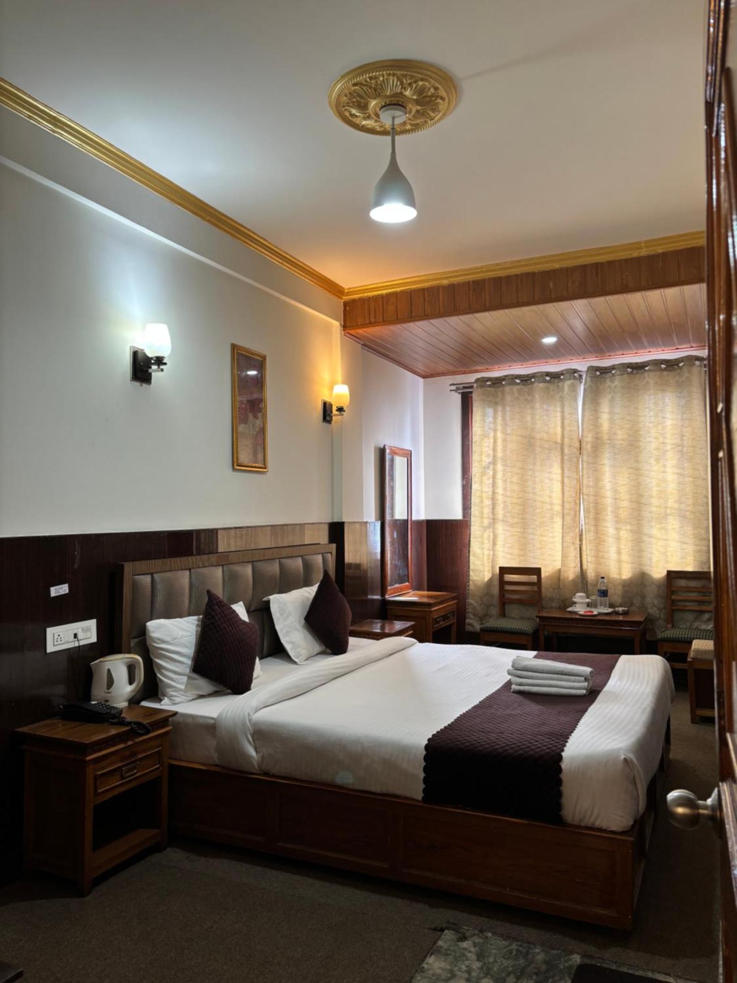 Hotel Kasturi Palace & Restaurant Darjeeling Νταρτζίλινγκ Εξωτερικό φωτογραφία