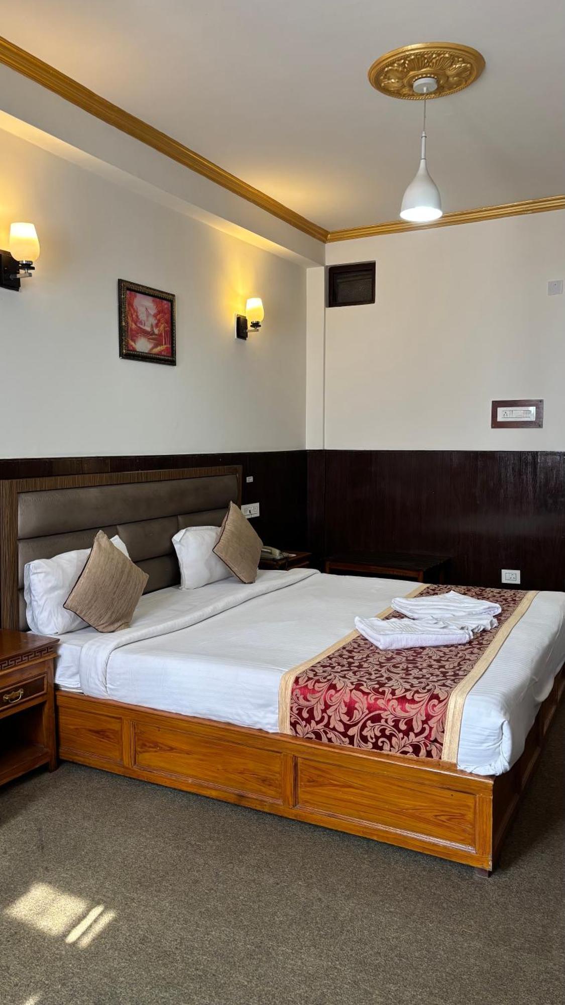 Hotel Kasturi Palace & Restaurant Darjeeling Νταρτζίλινγκ Εξωτερικό φωτογραφία