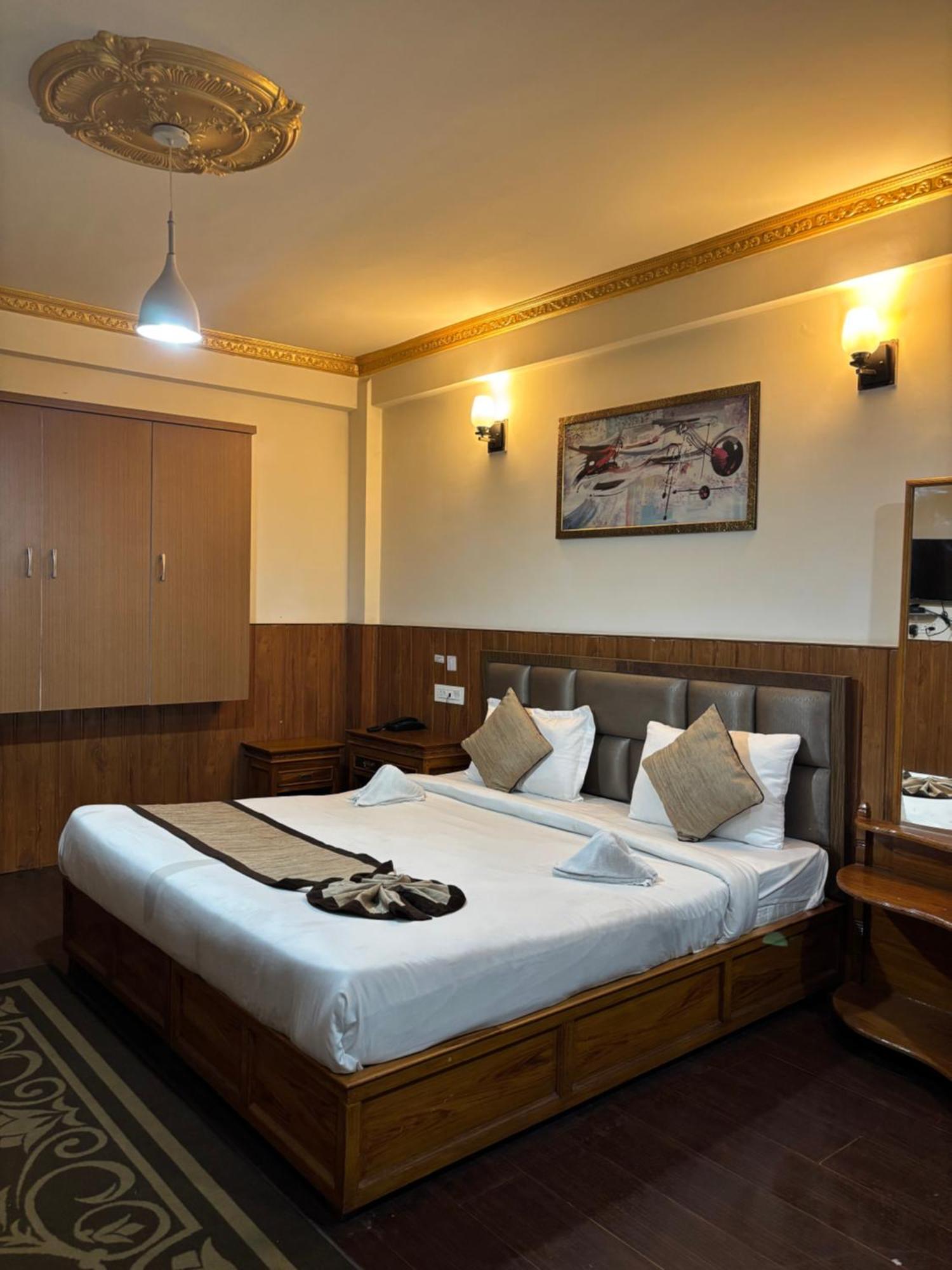 Hotel Kasturi Palace & Restaurant Darjeeling Νταρτζίλινγκ Εξωτερικό φωτογραφία