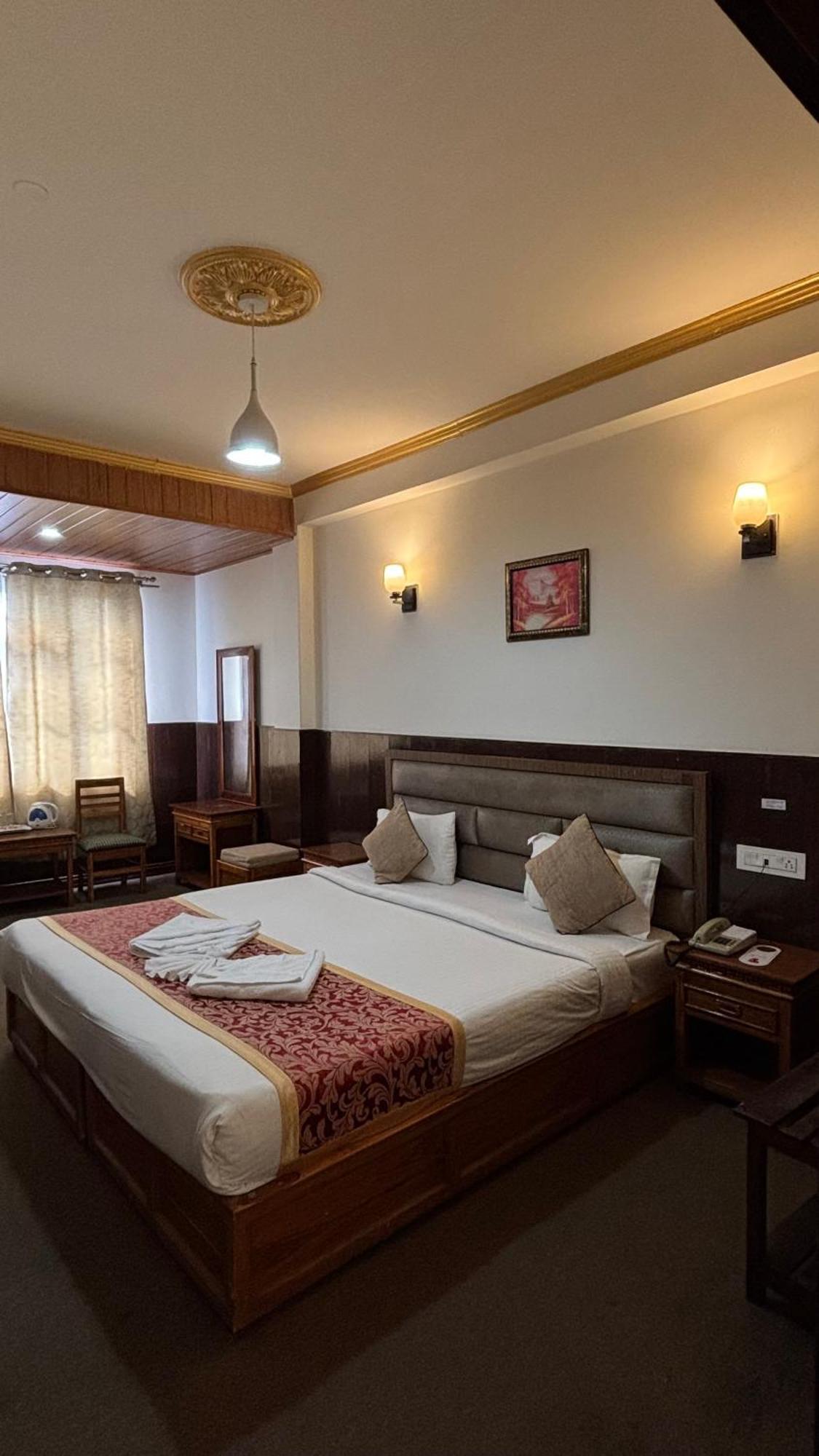 Hotel Kasturi Palace & Restaurant Darjeeling Νταρτζίλινγκ Εξωτερικό φωτογραφία