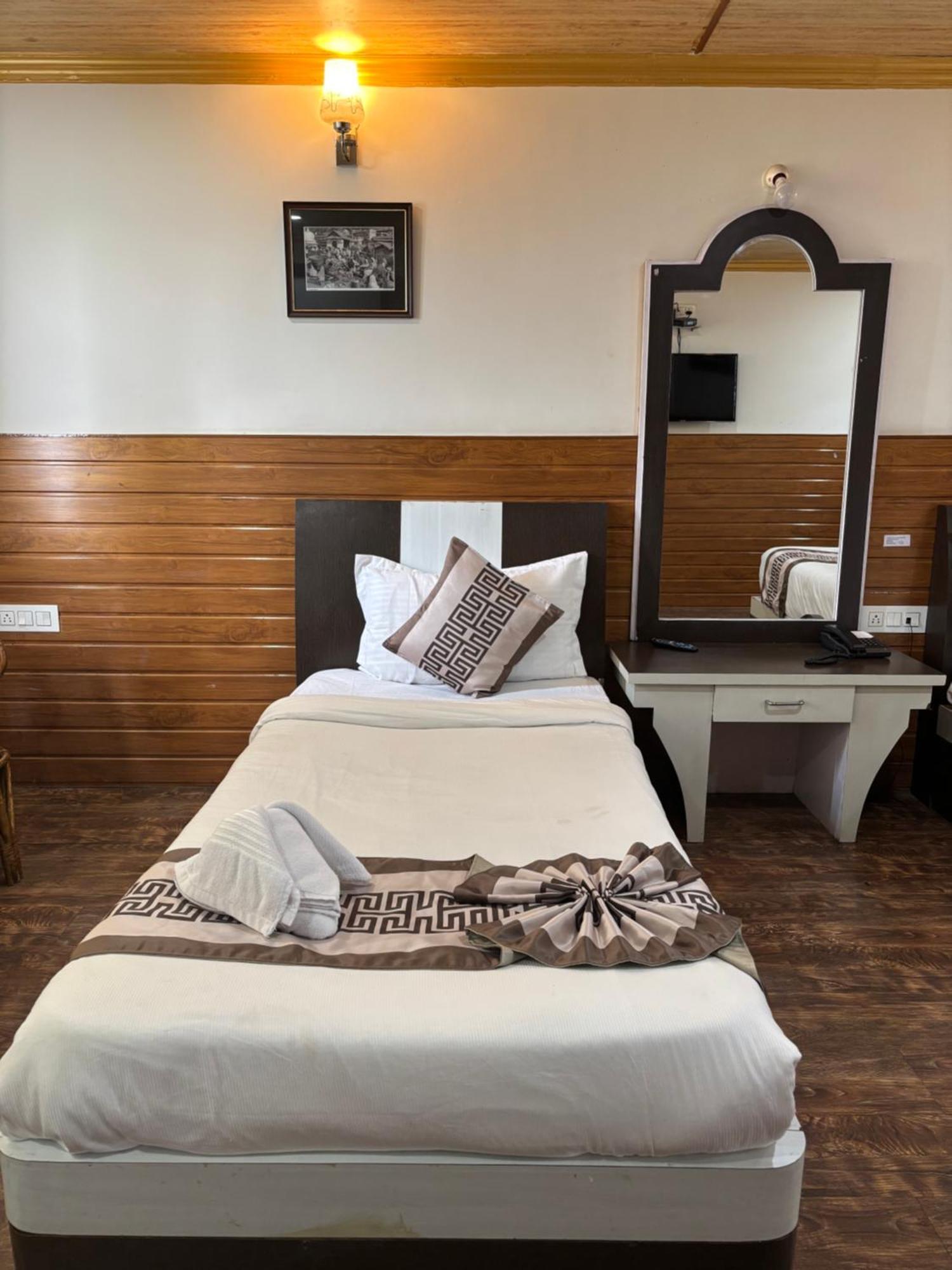 Hotel Kasturi Palace & Restaurant Darjeeling Νταρτζίλινγκ Εξωτερικό φωτογραφία