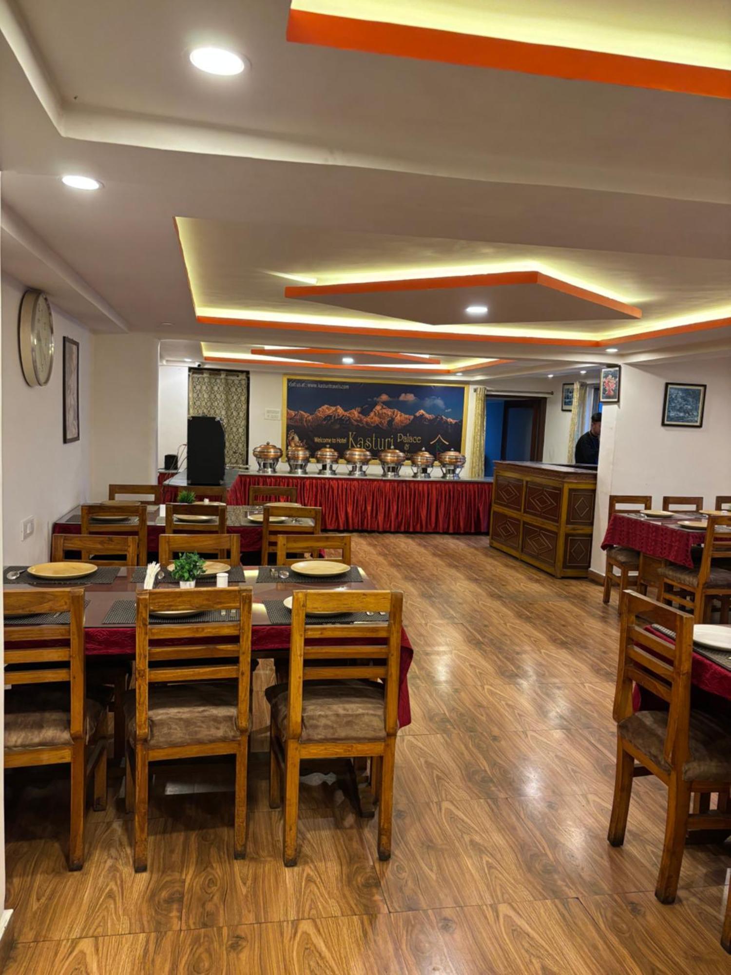 Hotel Kasturi Palace & Restaurant Darjeeling Νταρτζίλινγκ Εξωτερικό φωτογραφία