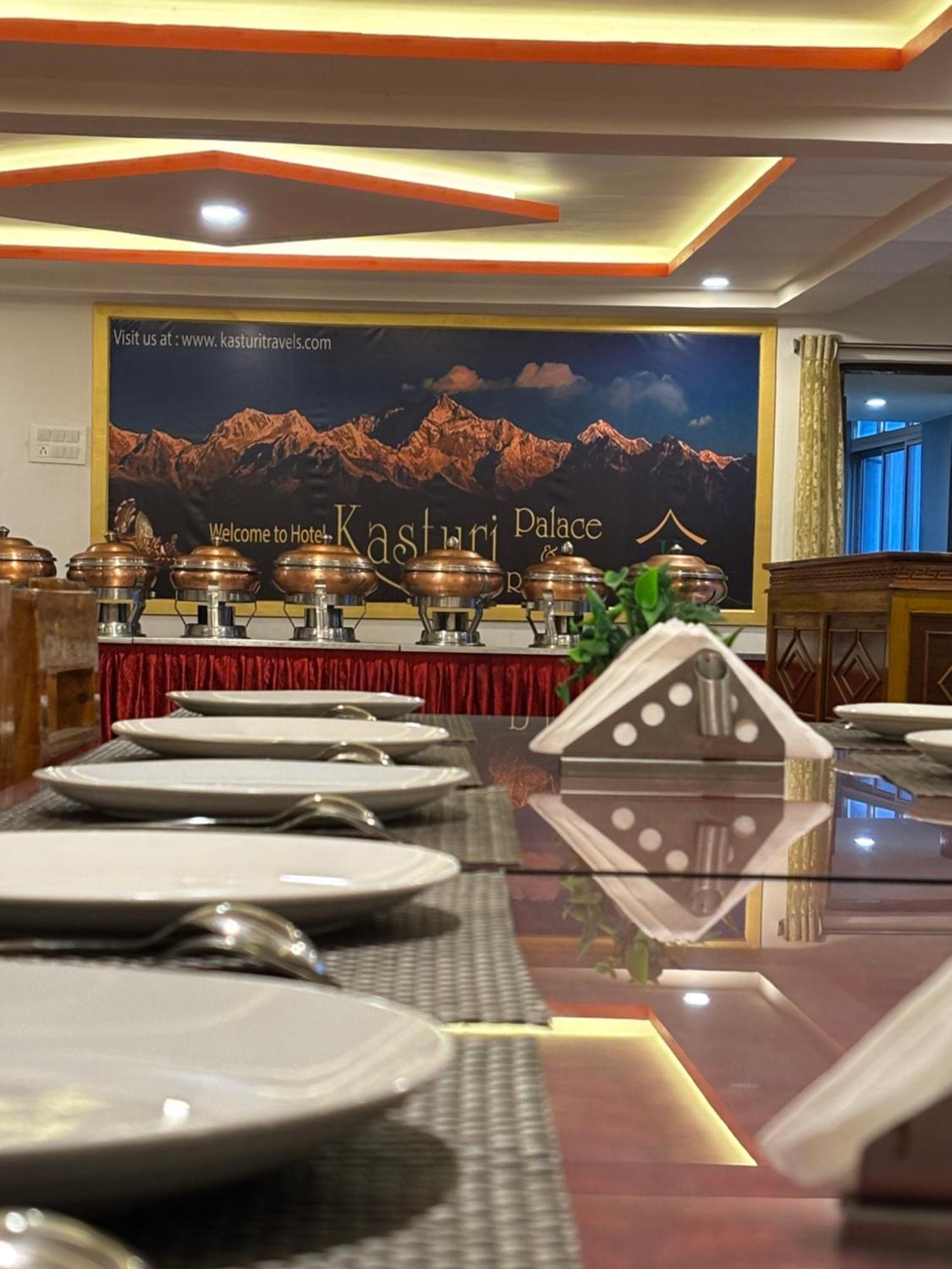 Hotel Kasturi Palace & Restaurant Darjeeling Νταρτζίλινγκ Εξωτερικό φωτογραφία
