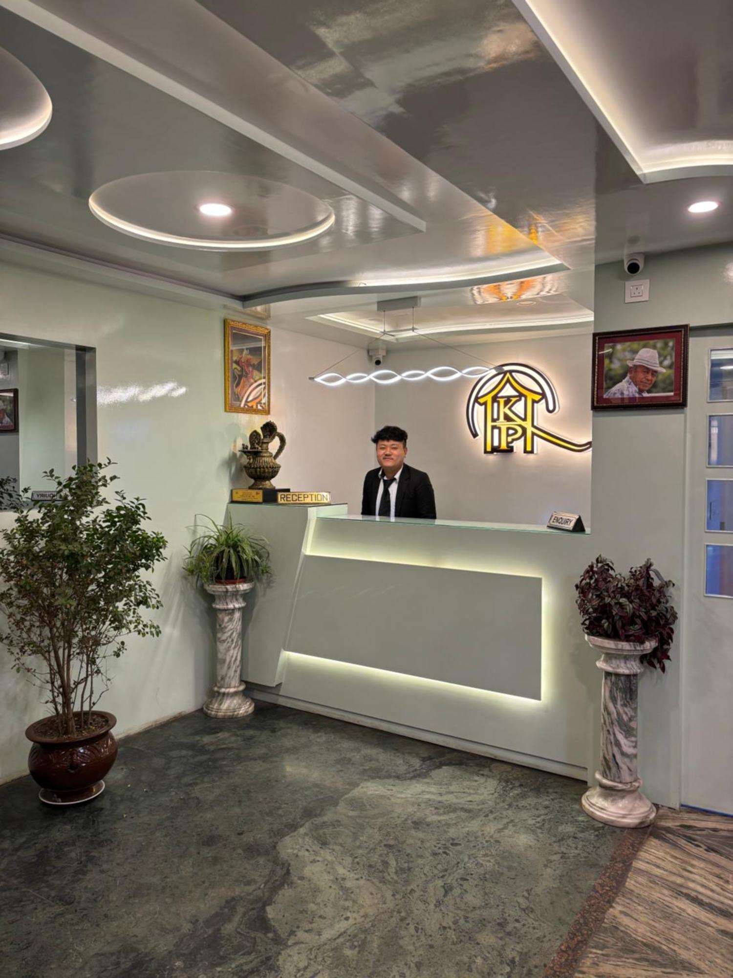 Hotel Kasturi Palace & Restaurant Darjeeling Νταρτζίλινγκ Εξωτερικό φωτογραφία